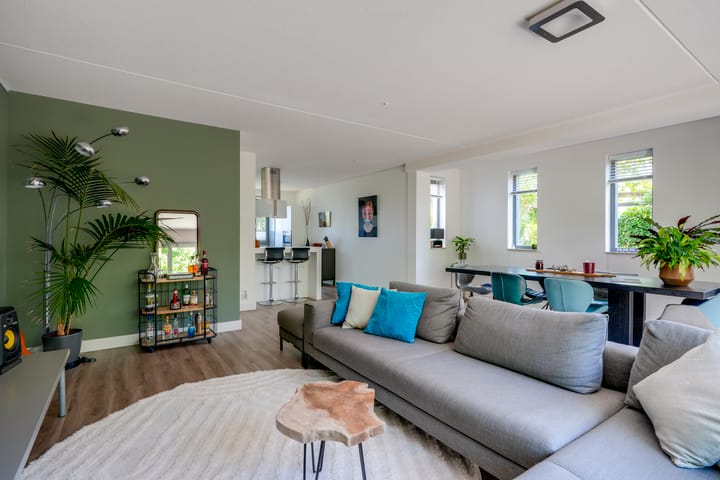 Foto 15 van Bloementuinlaan 4