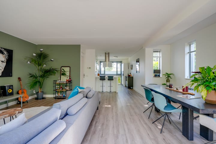 Foto 16 van Bloementuinlaan 4