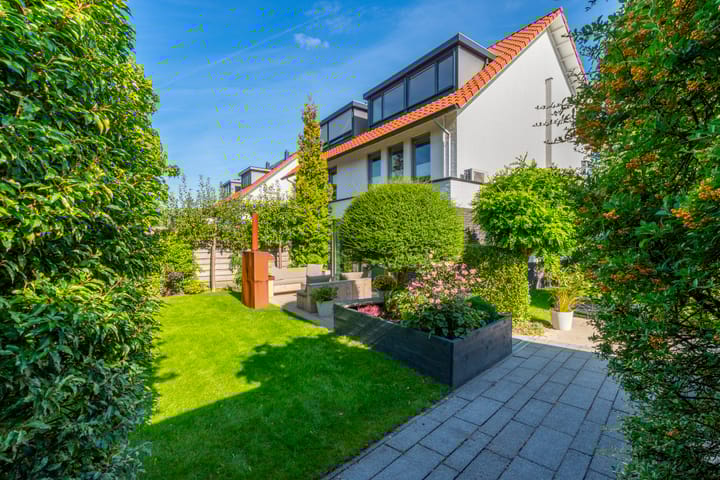 Foto 27 van Bloementuinlaan 4