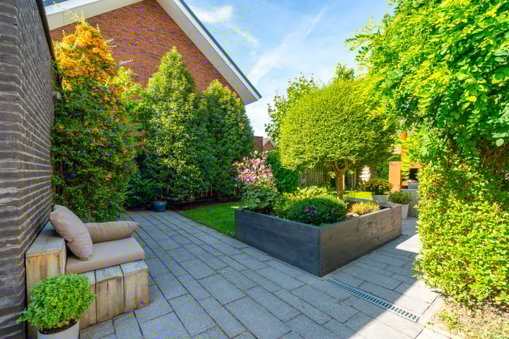 Foto 28 van Bloementuinlaan 4