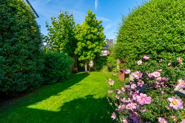 Foto 29 van Bloementuinlaan 4