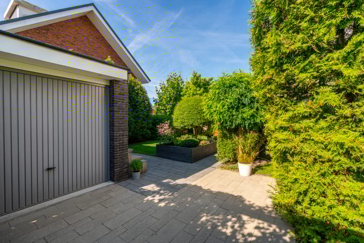 Foto 31 van Bloementuinlaan 4