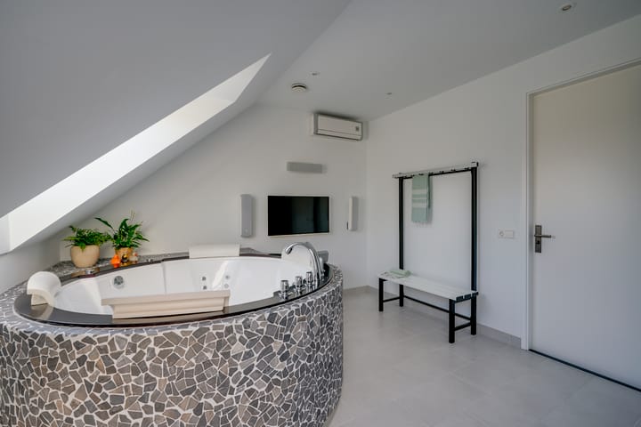 Foto 50 van Bloementuinlaan 4