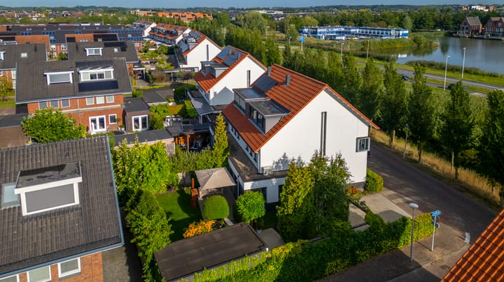 Foto 60 van Bloementuinlaan 4