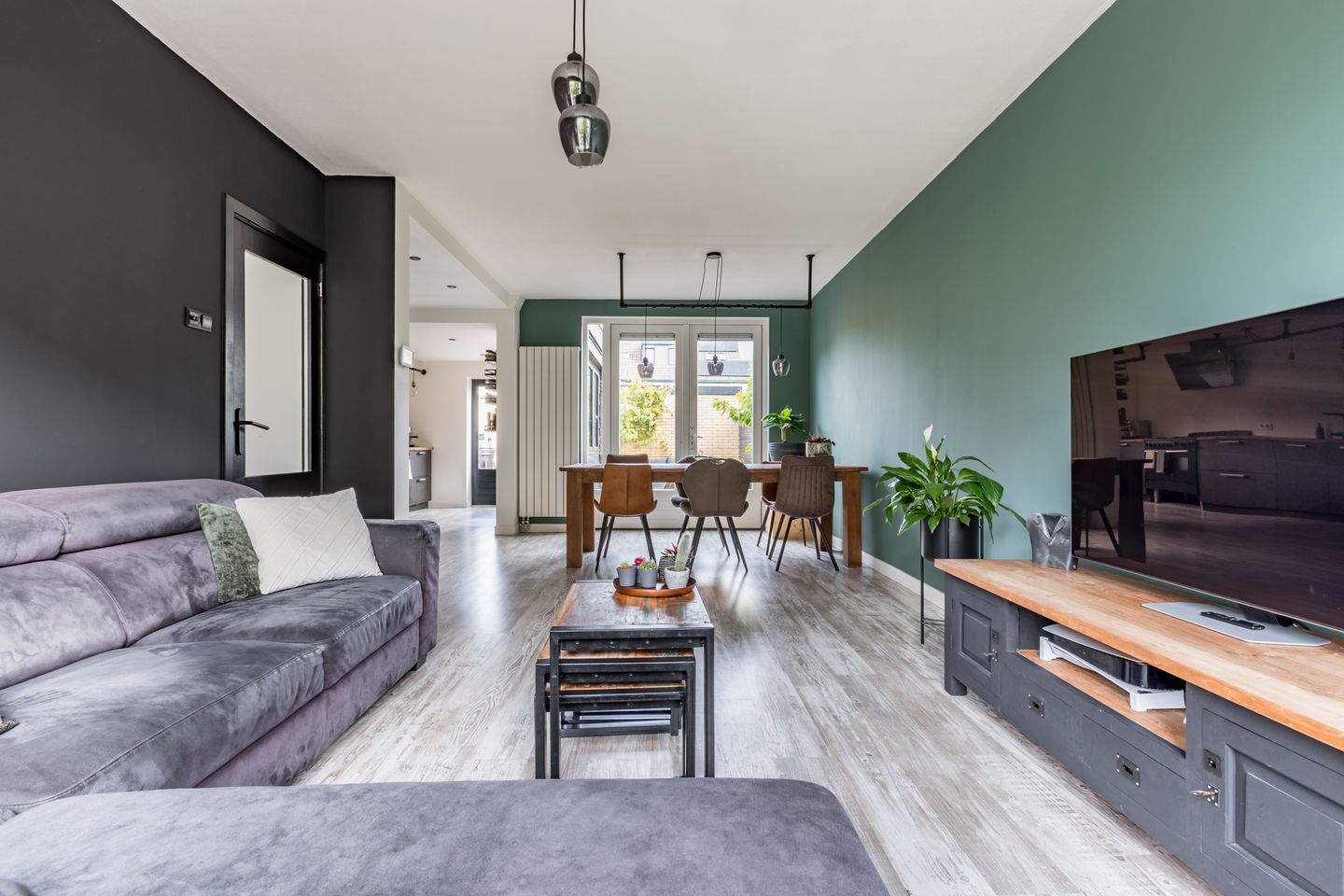 Photo 10 of Anna van Saksenstraat 118