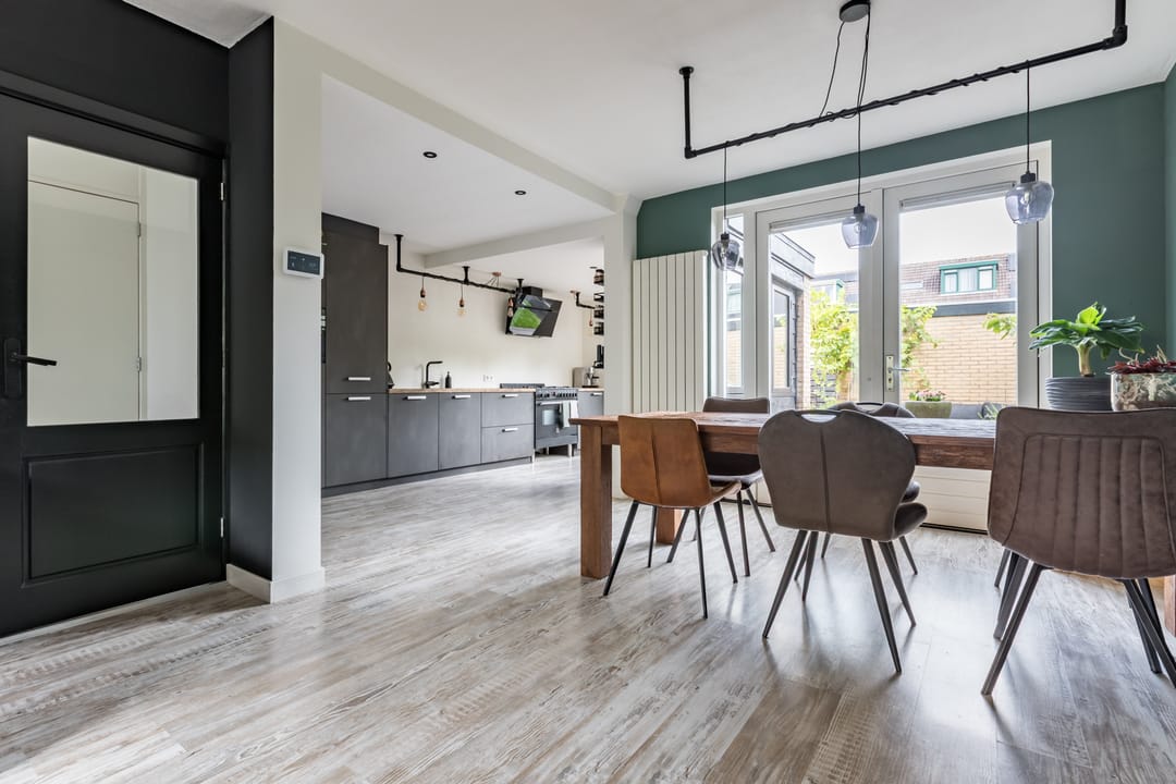 Photo 11 of Anna van Saksenstraat 118