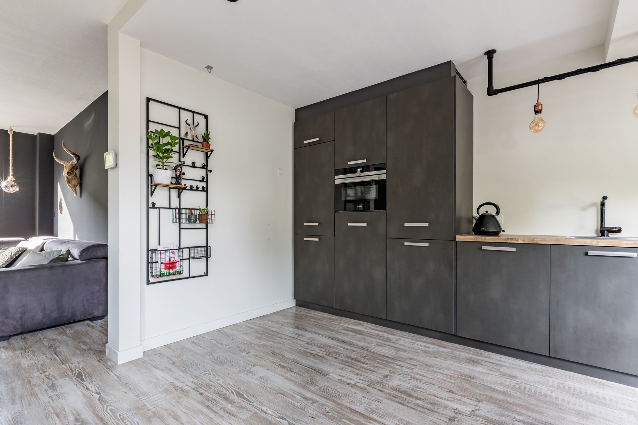 Photo 12 of Anna van Saksenstraat 118