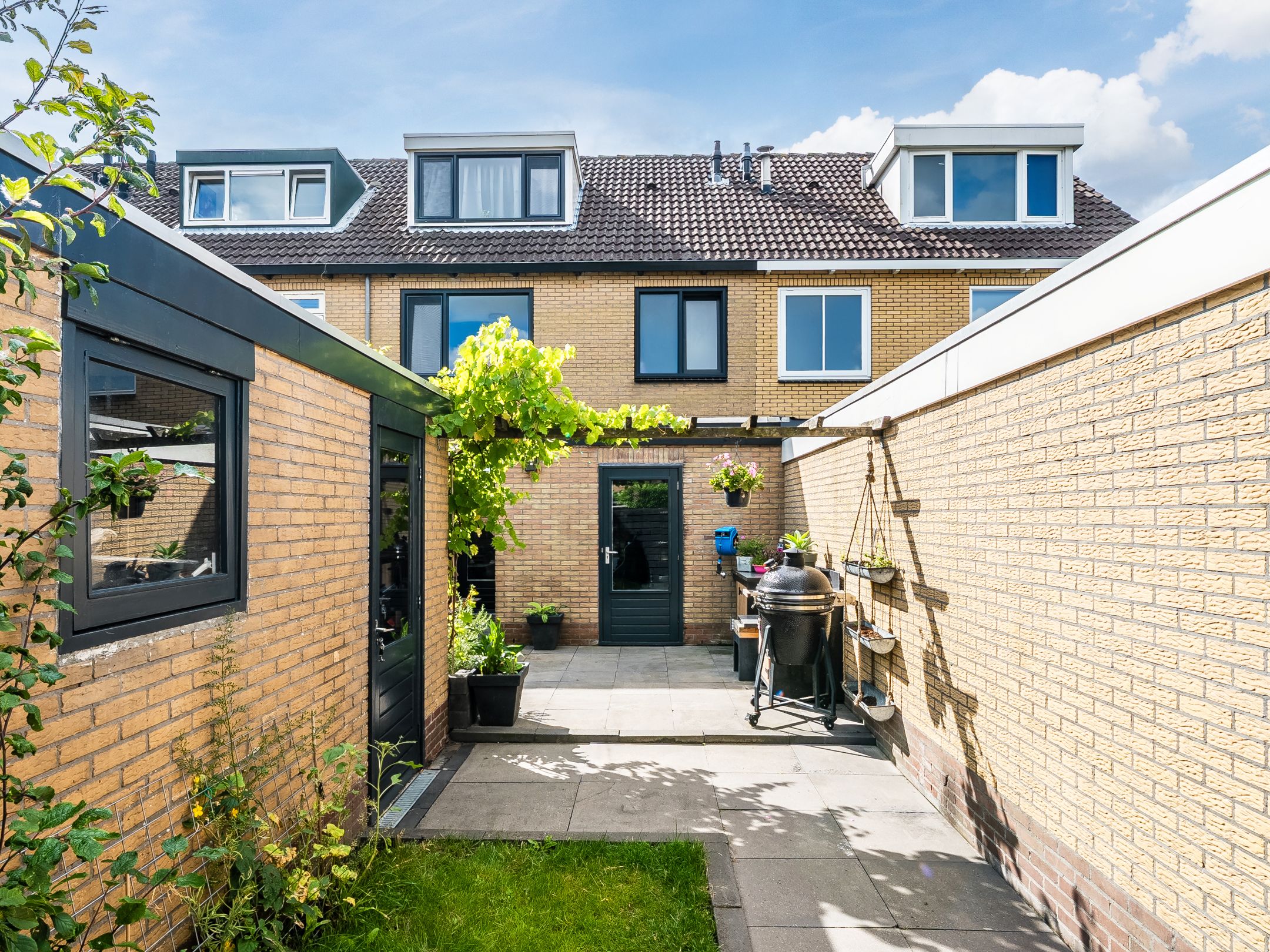 Photo 48 of Anna van Saksenstraat 118