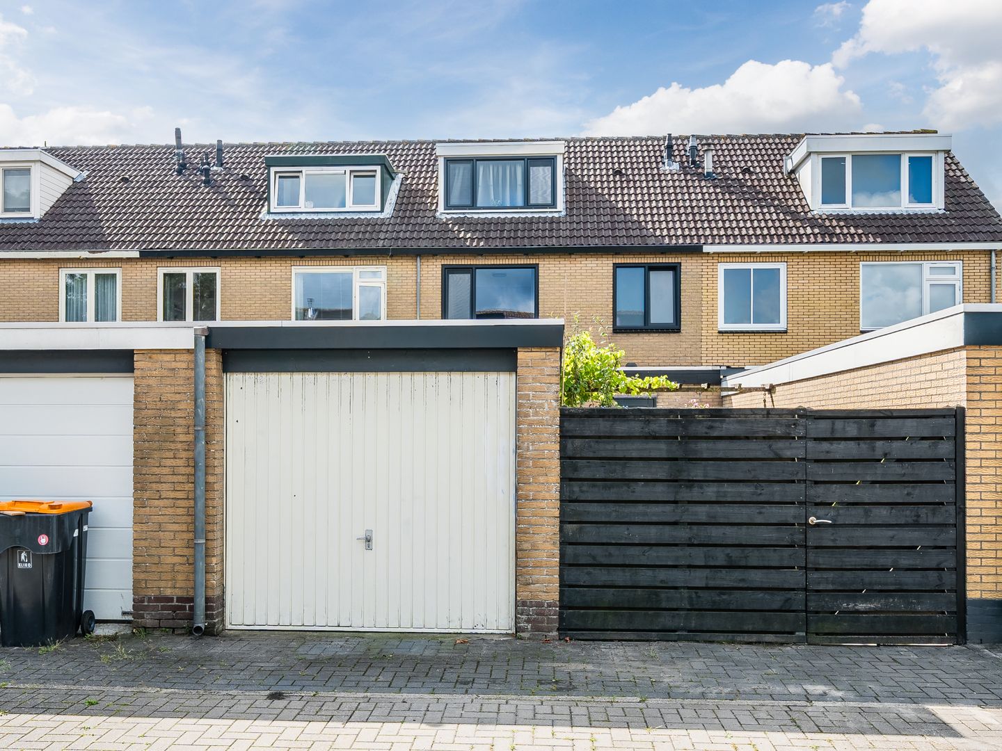 Photo 49 of Anna van Saksenstraat 118