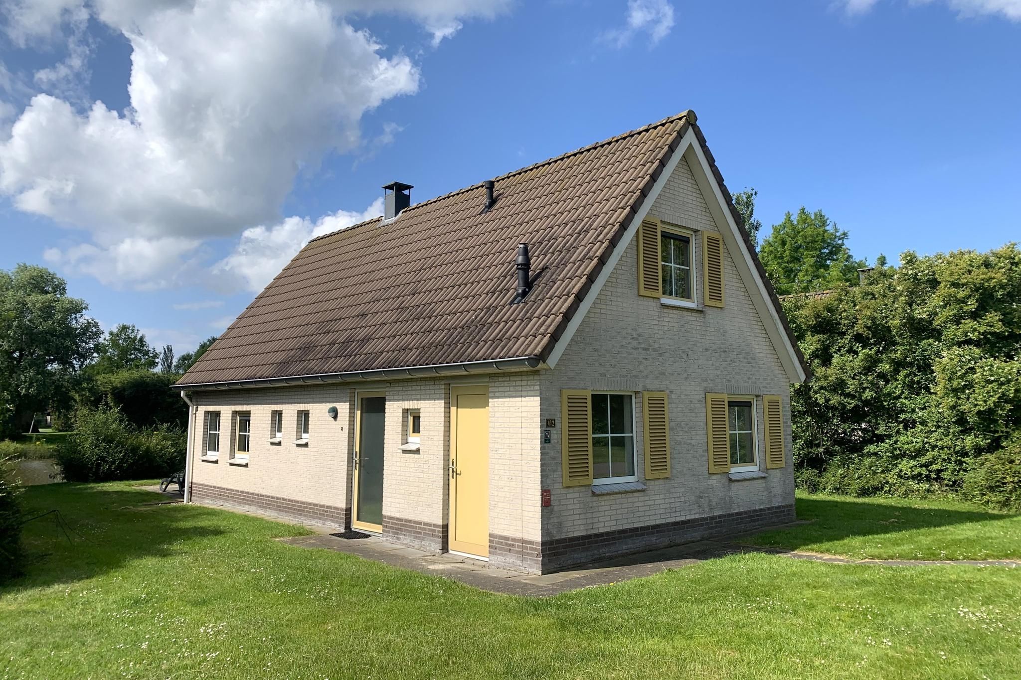 2-bedroom freehold villa in Emmen — photo 3 of 5