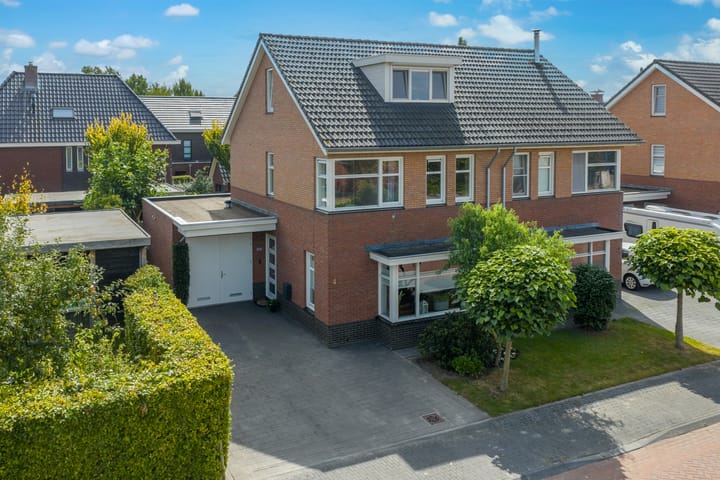 Foto 2 van Aurelia 4