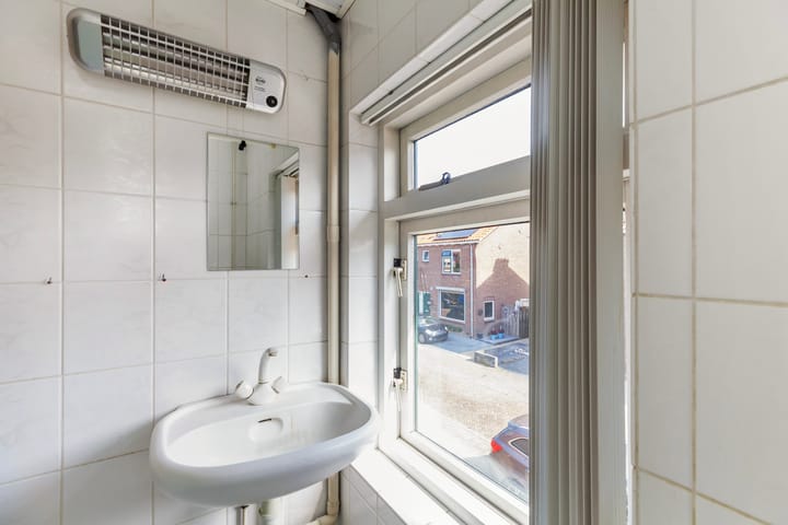 Foto 18 van Lelystraat 9