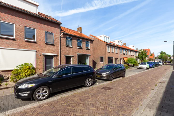 Foto 29 van Lelystraat 9