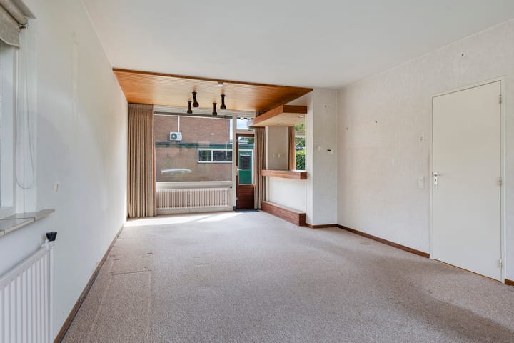 Photo 6 of Vanenburg 1