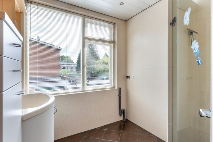 Photo 21 of Vanenburg 1