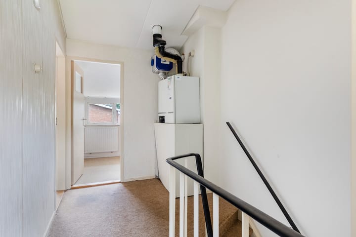 Photo 28 of Vanenburg 1