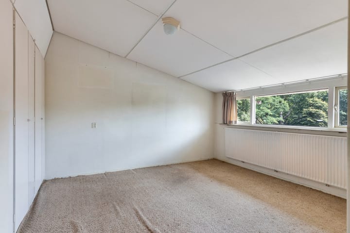 Photo 30 of Vanenburg 1