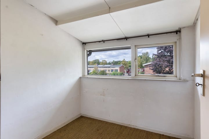 Photo 32 of Vanenburg 1