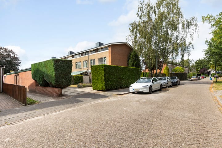 Photo 35 of Vanenburg 1