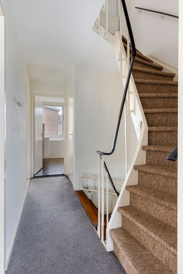 Photo 27 of Vanenburg 1