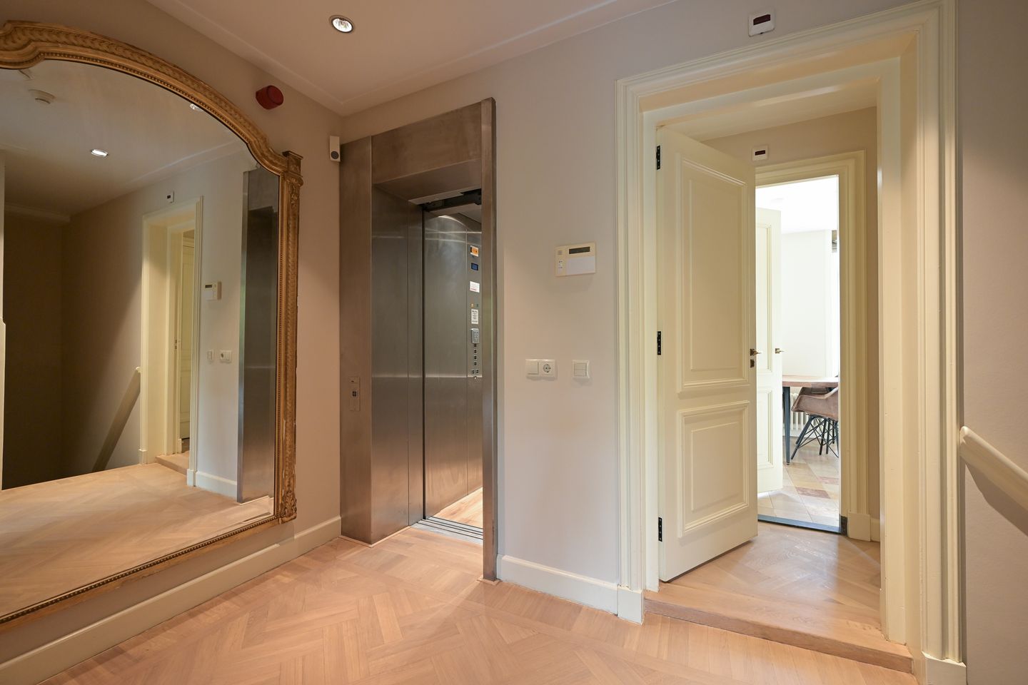 Foto 14 van Lange Voorhout 52