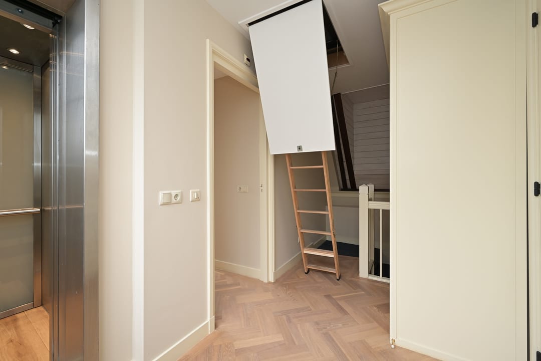 Foto 28 van Lange Voorhout 52