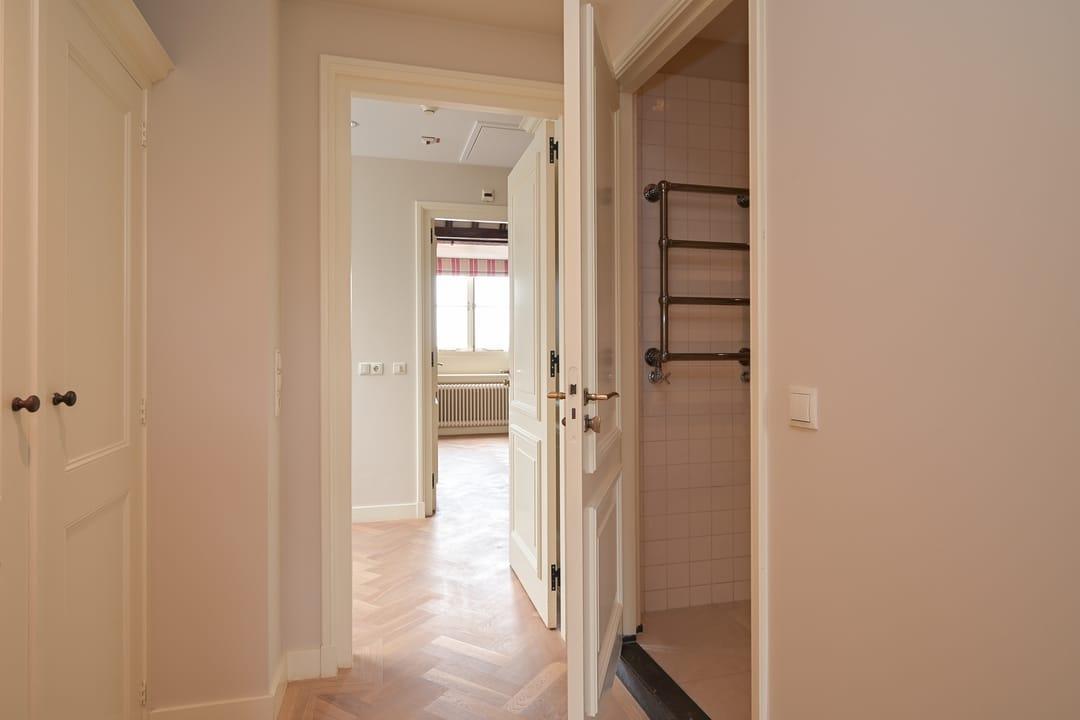 Foto 43 van Lange Voorhout 52