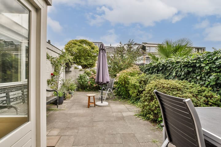 Foto 12 van van den Woudestraat 28