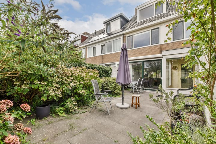 Foto 15 van van den Woudestraat 28