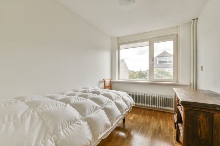 Foto 18 van van den Woudestraat 28