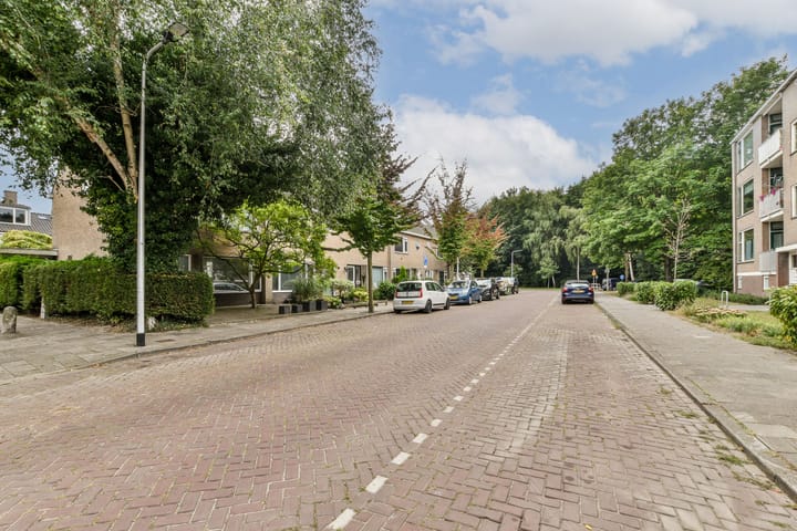 Foto 28 van van den Woudestraat 28