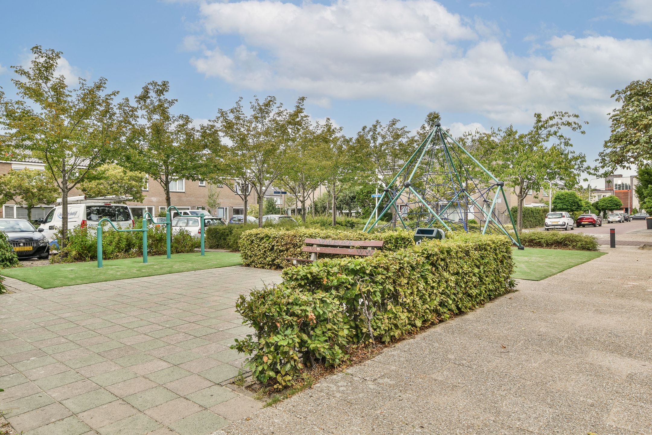 Foto 30 van van den Woudestraat 28