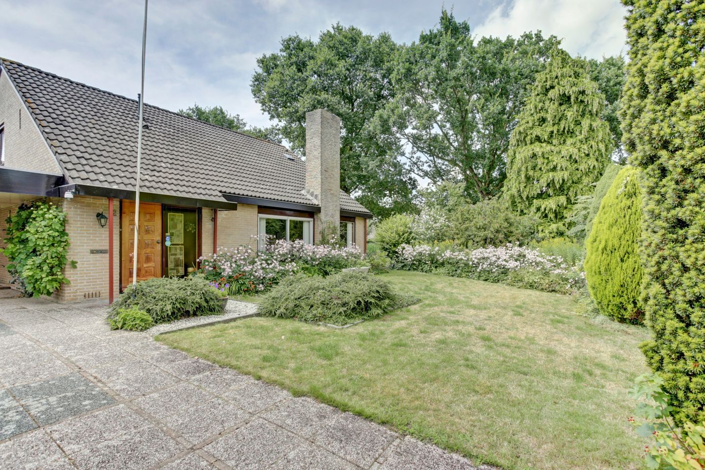 Photo 4 of Hunzestraat 2