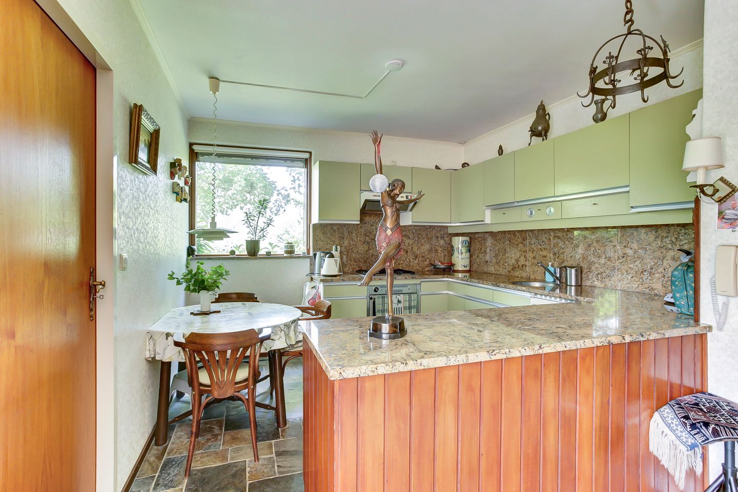 Photo 19 of Hunzestraat 2