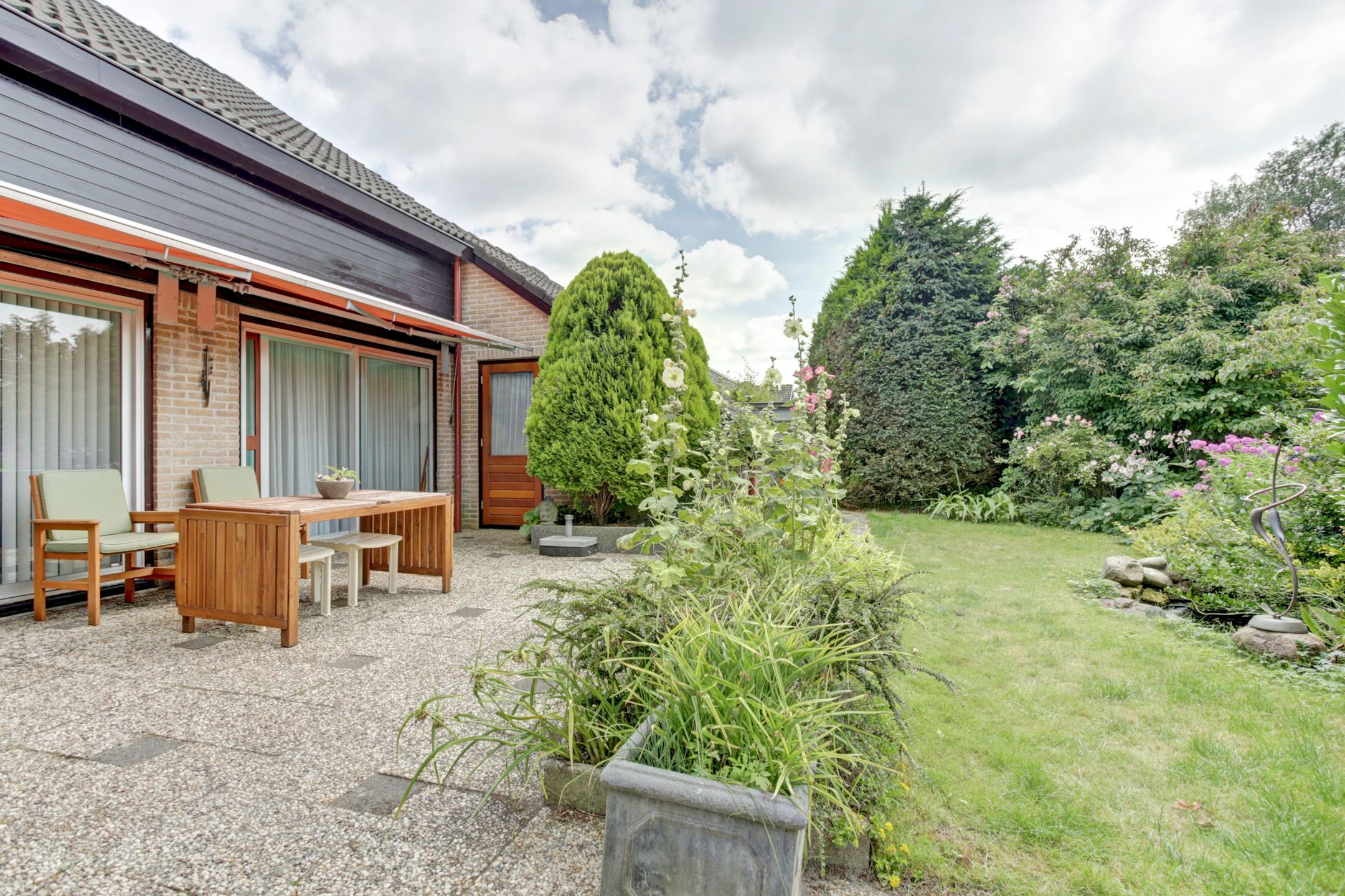 Photo 39 of Hunzestraat 2