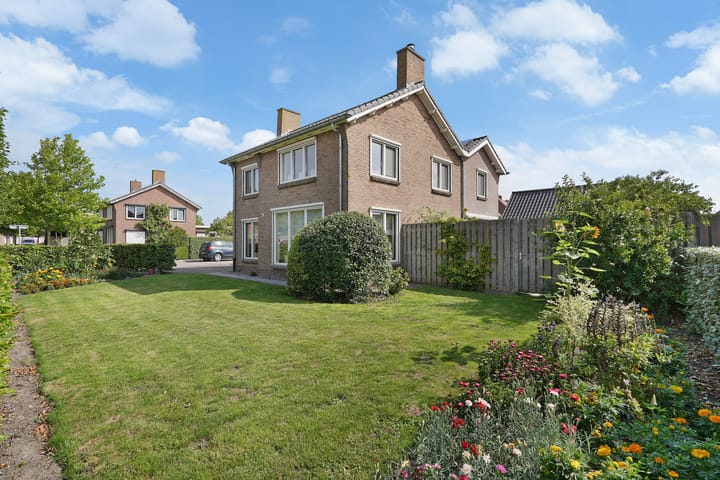 Photo 3 of Ooststraat 2