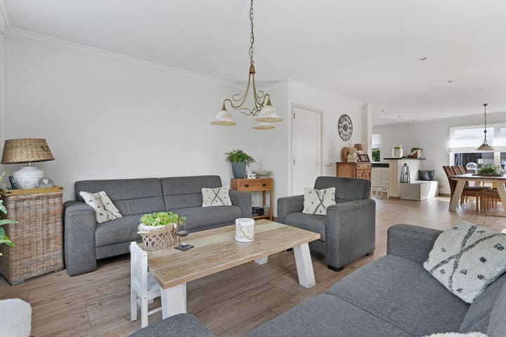 Photo 10 of Ooststraat 2