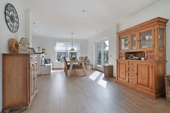 Photo 12 of Ooststraat 2