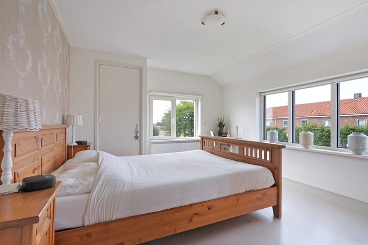 Photo 19 of Ooststraat 2