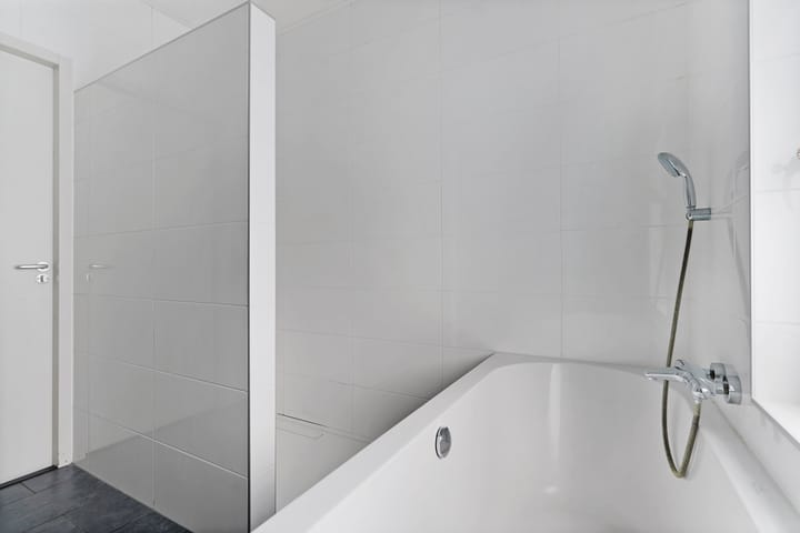 Photo 34 of Ooststraat 2