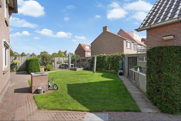 Photo 5 of Ooststraat 2