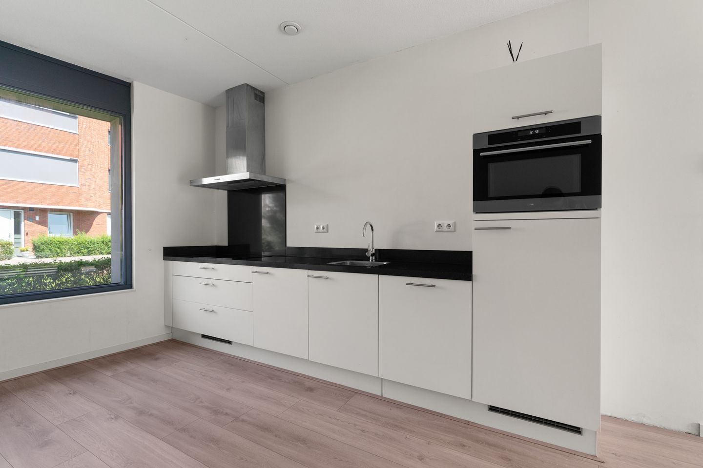 Photo 10 of Haringvliet 38