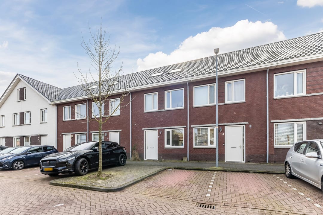 Foto 1 van Burgemeester van Roosmalenstraat 6