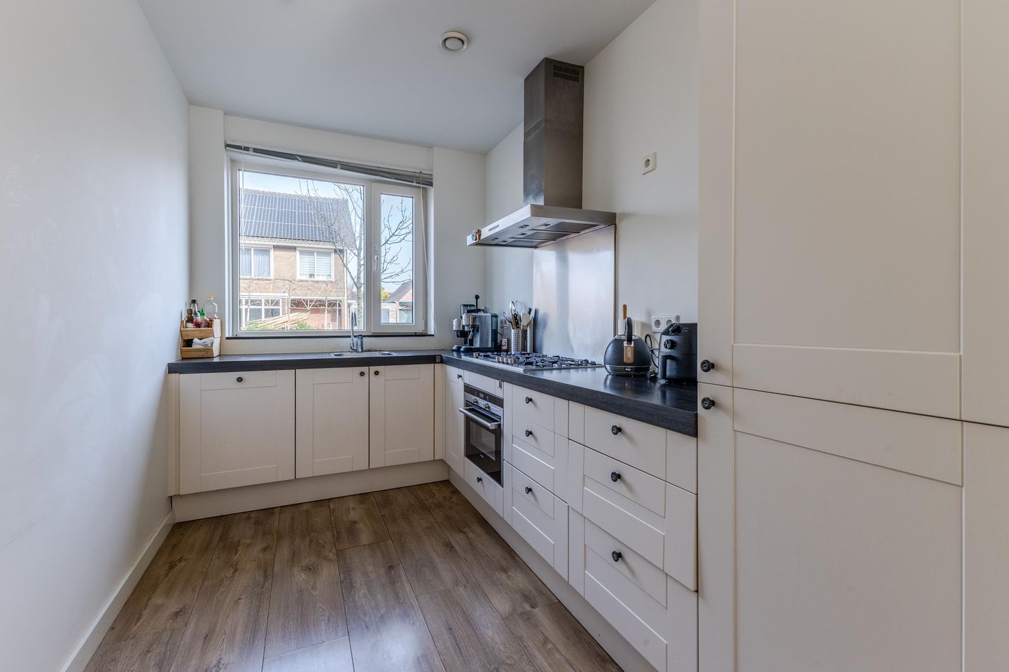 Foto 20 van Burgemeester van Roosmalenstraat 6