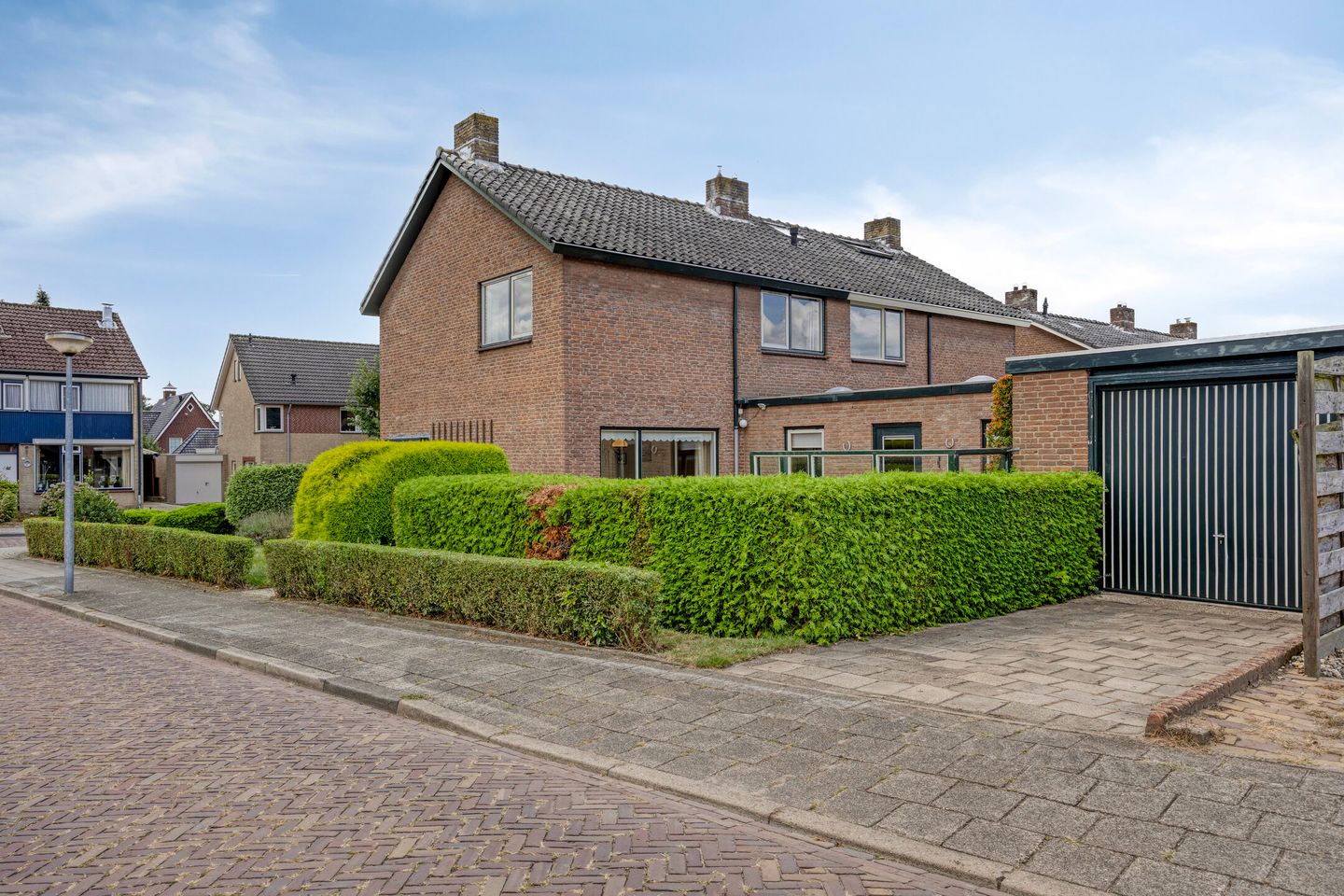 Photo 29 of Waardenborchstraat 38