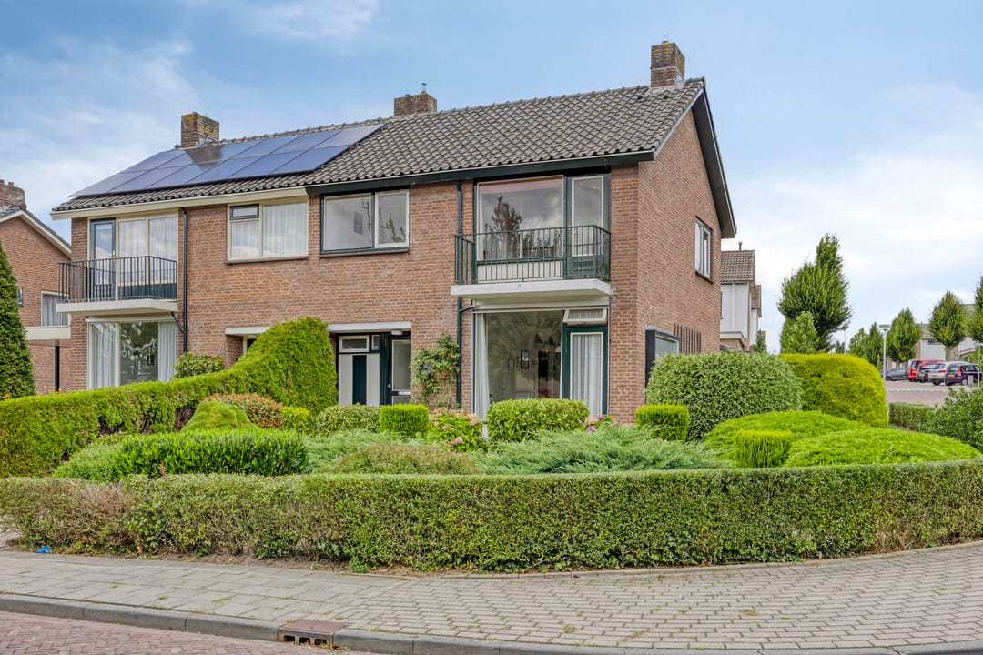 Photo 31 of Waardenborchstraat 38