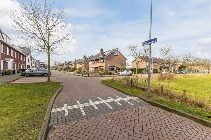 Foto 58 van Burgemeester van Roosmalenstraat 6