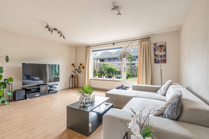 Foto 2 van Oktoberstraat 71