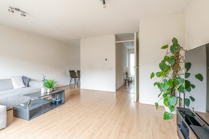 Foto 12 van Oktoberstraat 71