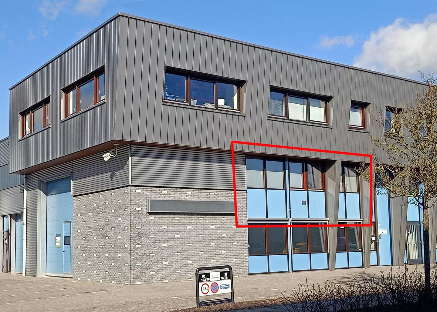 Bekijk foto 1 van Veenderveld 56